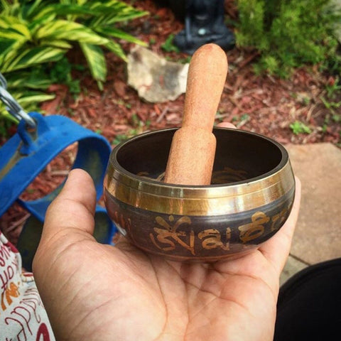 New Yoga Tibetan Hammered Chakra Meditation Singing Bowl With Hand Top Quality